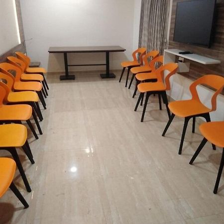 מלון ארודה Residenza Adhikrishna Arcade מראה חיצוני תמונה