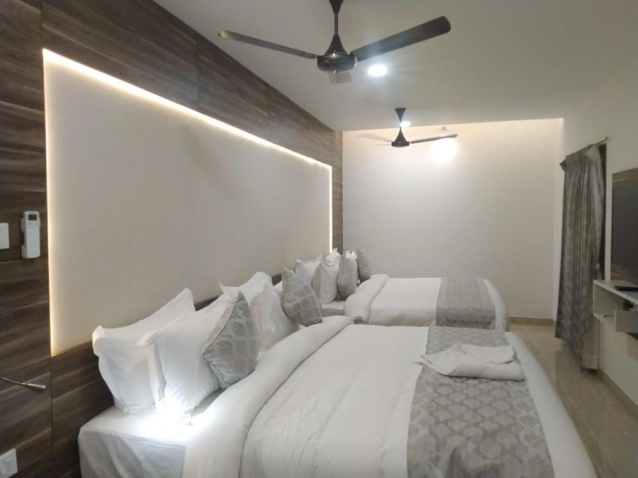 מלון ארודה Residenza Adhikrishna Arcade מראה חיצוני תמונה