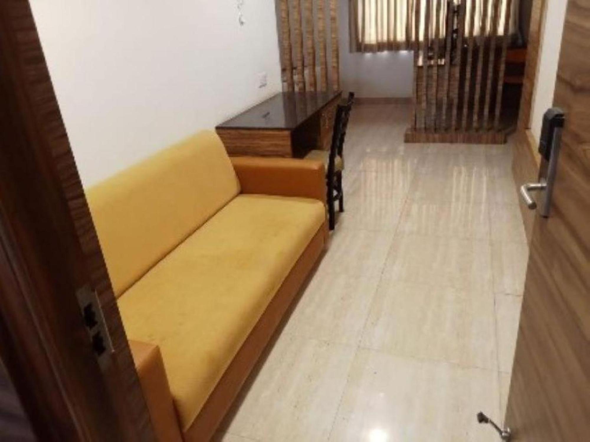 מלון ארודה Residenza Adhikrishna Arcade מראה חיצוני תמונה